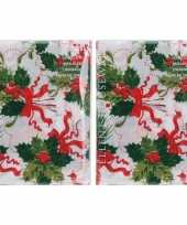 2x kerst thema tafelkleed wit met hulsttakken 180 x 130 cm